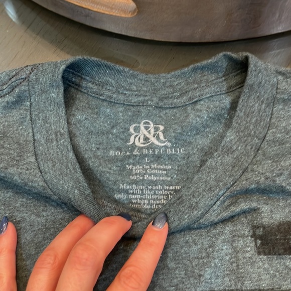 Rock and Republic t shirt - Picture 2 of 3